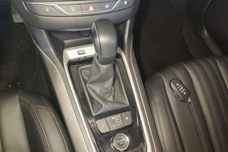 Used Peugeot 408 2020 360THP 10th Anniversary Edition Gear Lever
