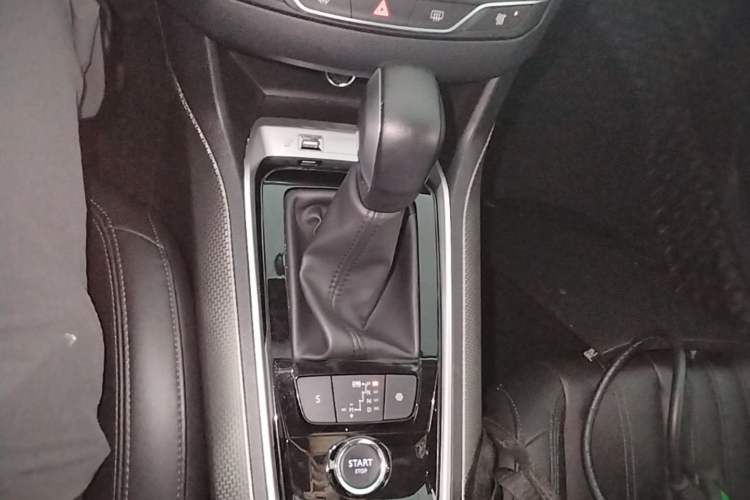 Used Peugeot 408 2020 360THP 10th Anniversary Edition Gear Lever