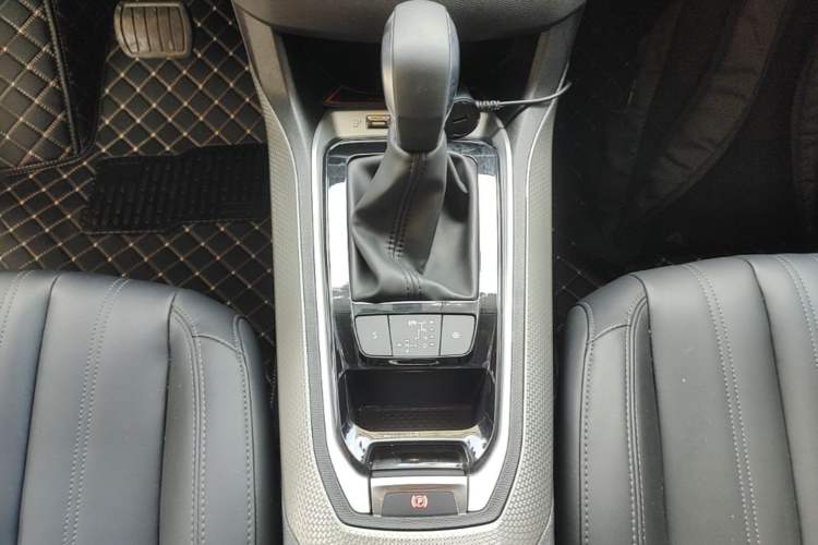 Used Peugeot 408 2020 360THP 10th Anniversary Premium Edition Gear Lever
