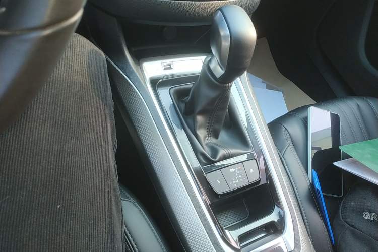 Used Peugeot 408 2020 360THP 10th Anniversary Premium Edition Gear Lever