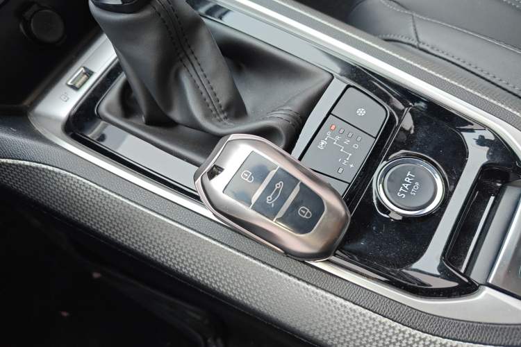 Used Peugeot 408 2020 360THP 10th Anniversary Edition Interior 1