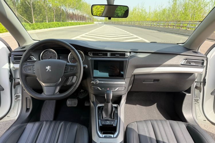 Used Peugeot 408 2020 360THP 10th Anniversary Premium Edition Interior 1