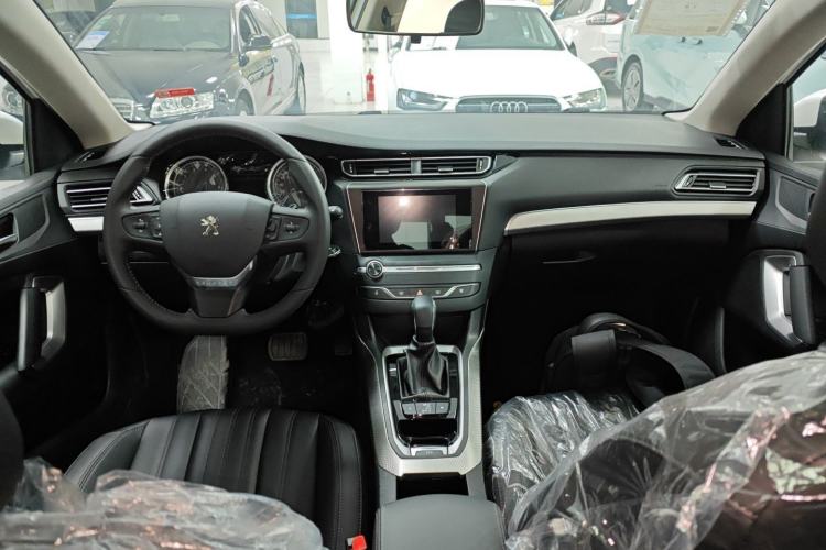 Used Peugeot 408 2020 360THP 10th Anniversary Premium Edition Interior 2