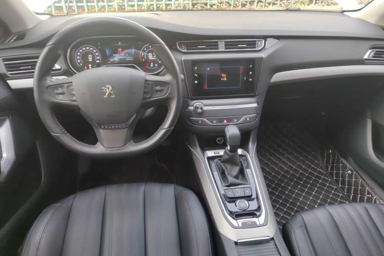 Used Peugeot 408 2020 360THP 10th Anniversary Edition Interior 2