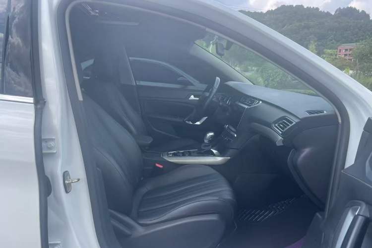 Used Peugeot 408 2020 360THP 10th Anniversary Edition Interior 5