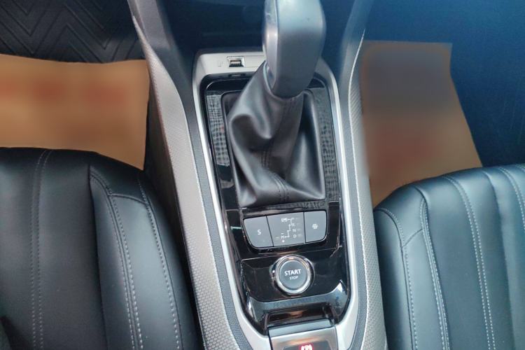 Used Peugeot 408 2020 360THP 10th Anniversary Edition Interior 5
