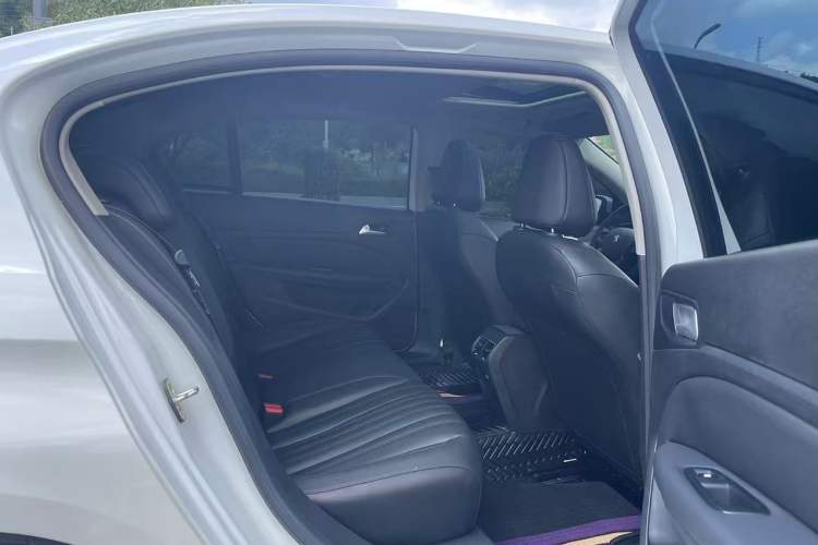 Used Peugeot 408 2020 360THP 10th Anniversary Edition Interior 6
