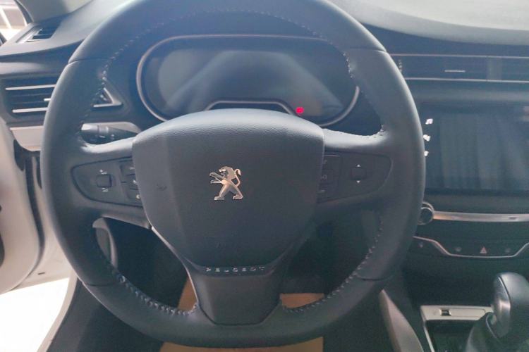 Used Peugeot 408 2020 360THP 10th Anniversary Edition Interior 6