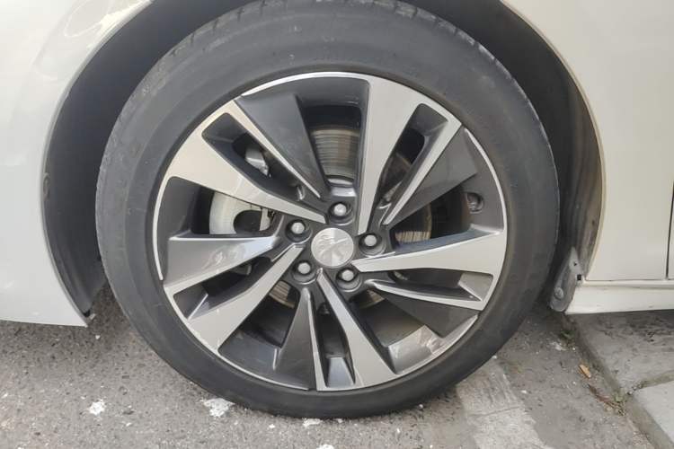 Used Peugeot 408 2020 360THP 10th Anniversary Premium Edition Left Front Wheel Hub