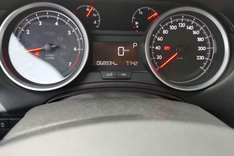 Used Peugeot 408 2020 360THP 10th Anniversary Premium Edition Odometer Close Up