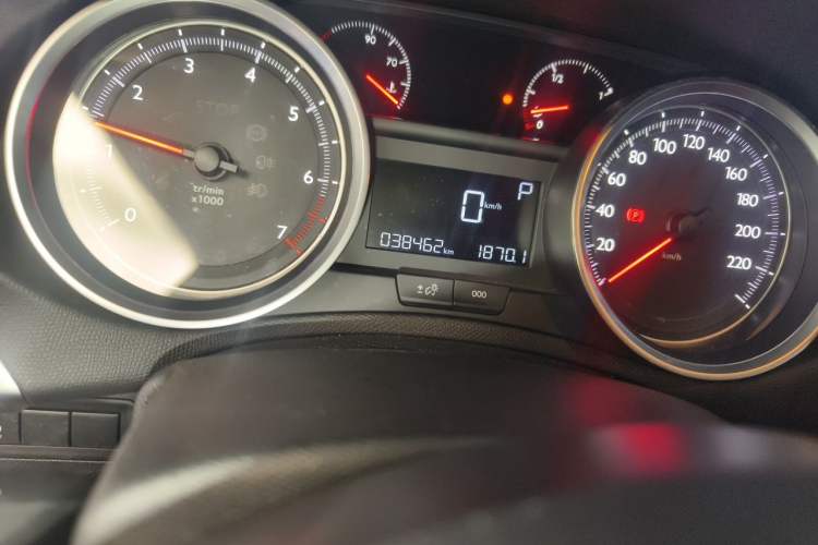 Used Peugeot 408 2020 360THP 10th Anniversary Premium Edition Odometer Close Up