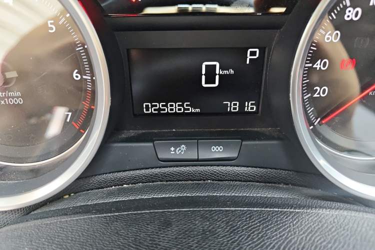 Used Peugeot 408 2020 360THP 10th Anniversary Premium Edition Odometer Close Up