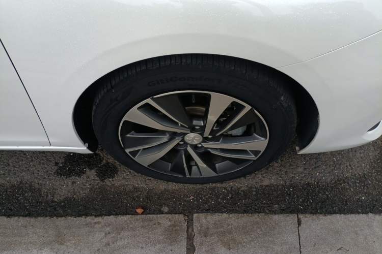 Used Peugeot 408 2020 360THP 10th Anniversary Edition Right Front Wheel Hub