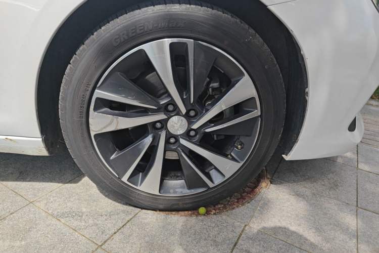Used Peugeot 408 2020 360THP 10th Anniversary Premium Edition Right Front Wheel Hub