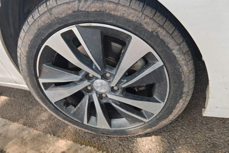 Used Peugeot 408 2020 360THP 10th Anniversary Premium Edition Right Front Wheel Hub