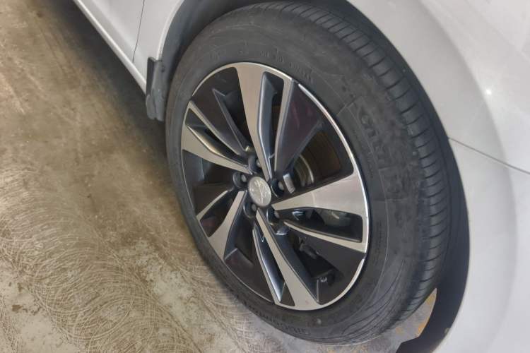 Used Peugeot 408 2020 360THP 10th Anniversary Premium Edition Right Front Wheel Hub