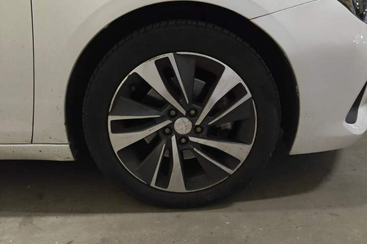 Used Peugeot 408 2020 360THP 10th Anniversary Premium Edition Right Front Wheel Hub