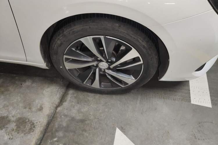 Used Peugeot 408 2020 360THP 10th Anniversary Edition Right Front Wheel Hub