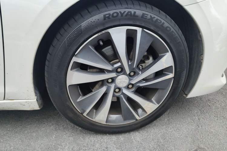 Used Peugeot 408 2020 360THP 10th Anniversary Premium Edition Right Front Wheel Hub