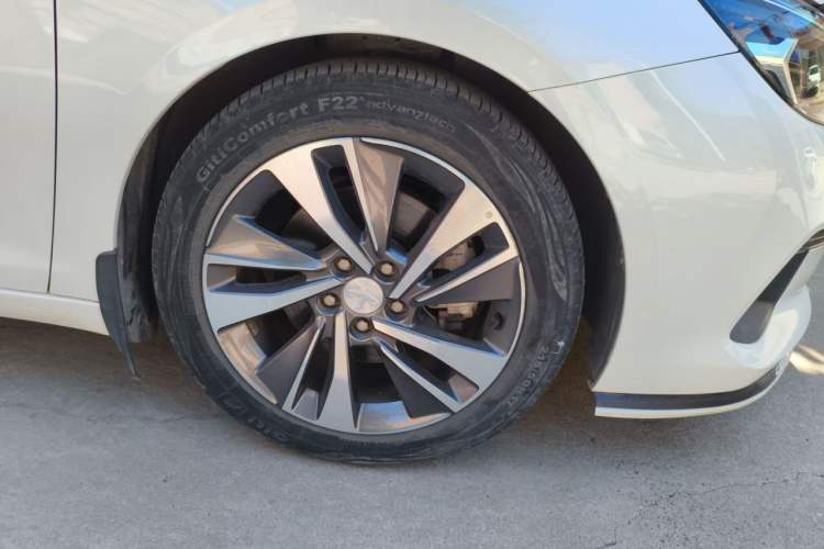 Used Peugeot 408 2020 360THP 10th Anniversary Premium Edition Right Front Wheel Hub