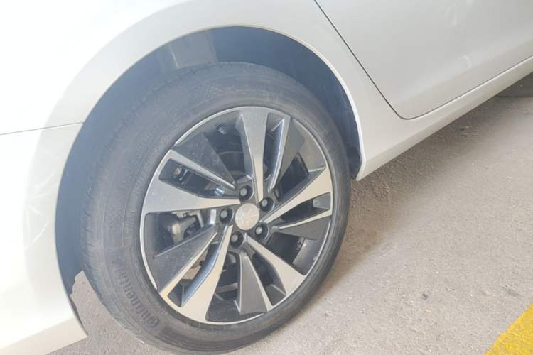 Used Peugeot 408 2020 360THP 10th Anniversary Edition Right Rear Wheel Hub