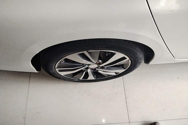 Used Peugeot 408 2020 360THP 10th Anniversary Edition Right Rear Wheel Hub