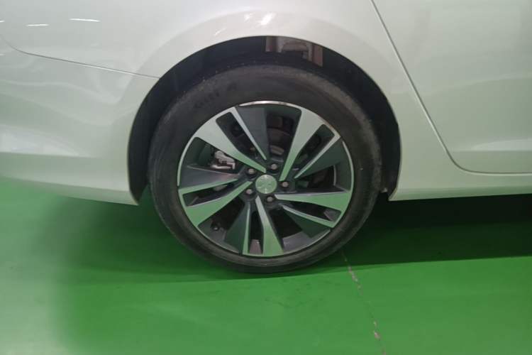 Used Peugeot 408 2020 360THP 10th Anniversary Edition Right Rear Wheel Hub