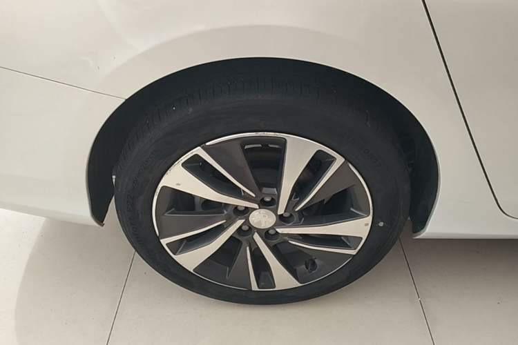 Used Peugeot 408 2020 360THP 10th Anniversary Edition Right Rear Wheel Hub