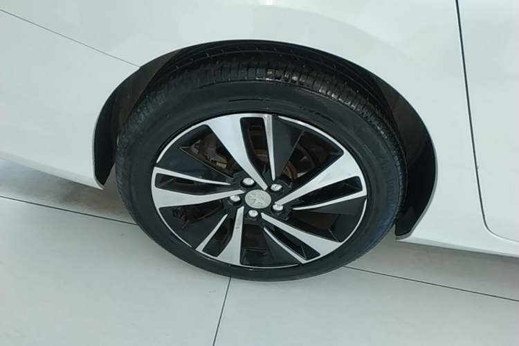 Used Peugeot 408 2020 360THP 10th Anniversary Edition Right Rear Wheel Hub