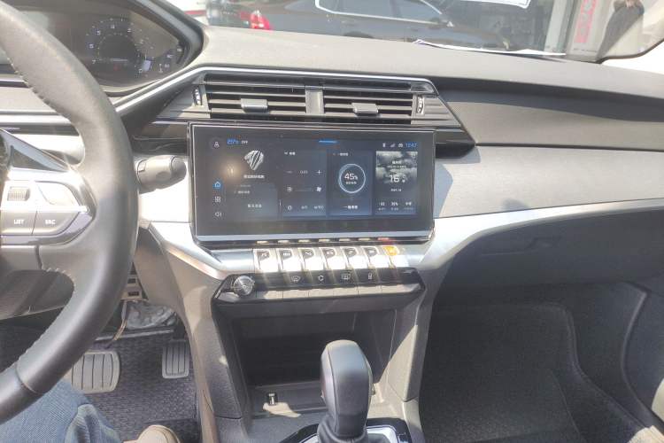 Used Peugeot 408 2022 1.6T Light-Chasing Edition Audio And AC Panel