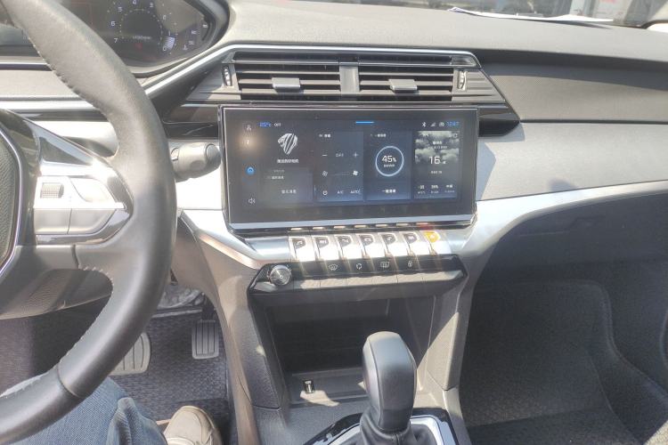 Used Peugeot 408 2022 1.6T Light-Chasing Edition Center Console