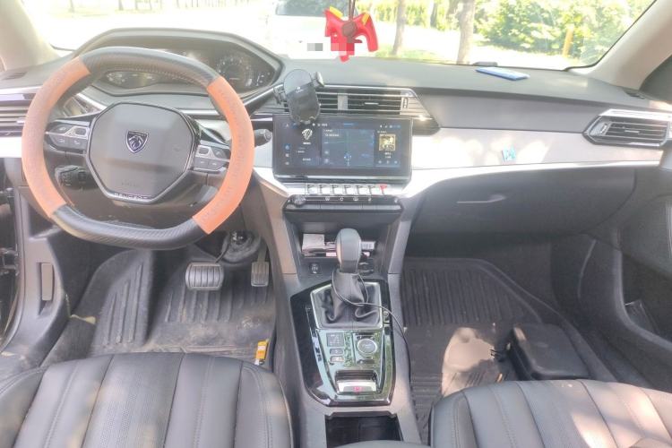 Used Peugeot 408 2022 1.6T Dream Edition Center Console