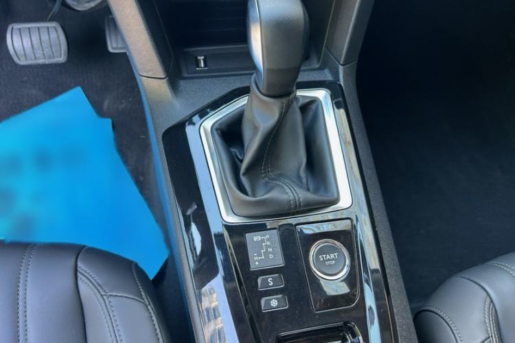 Used Peugeot 408 2022 1.6T Light-Chasing Edition Interior 3