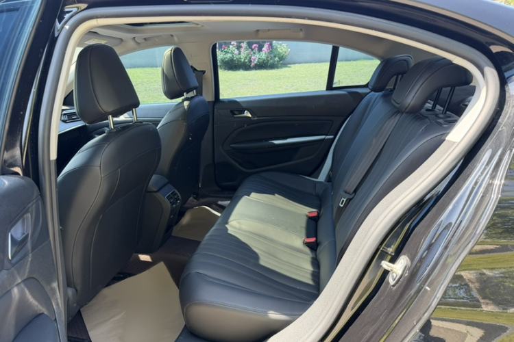 Used Peugeot 408 2022 1.6T Light-Chasing Edition Interior 5