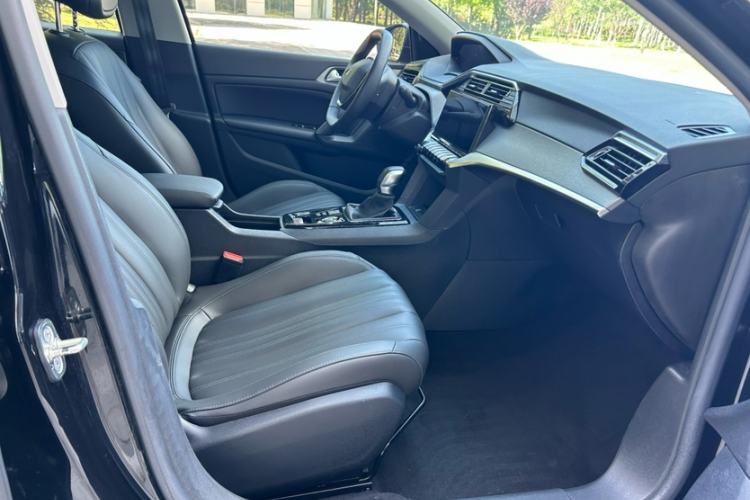 Used Peugeot 408 2022 1.6T Light-Chasing Edition Interior 6
