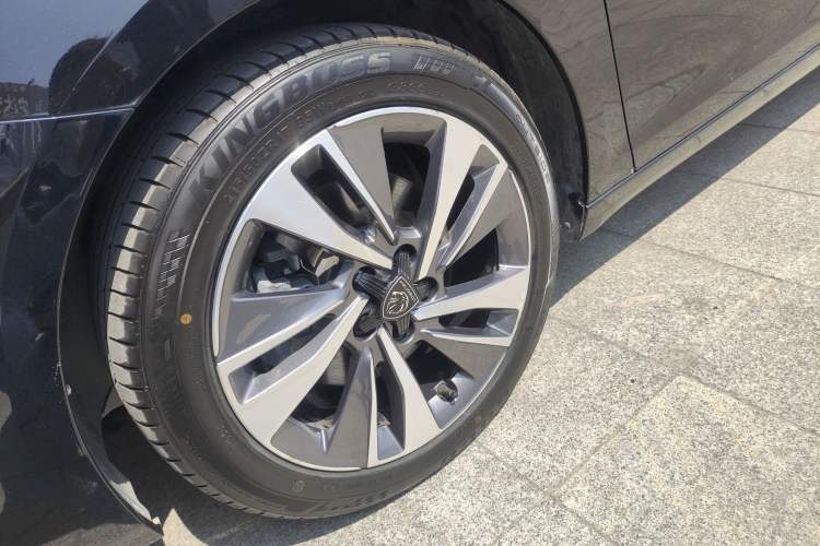 Used Peugeot 408 2022 1.6T Light-Chasing Edition Left Front Wheel Hub