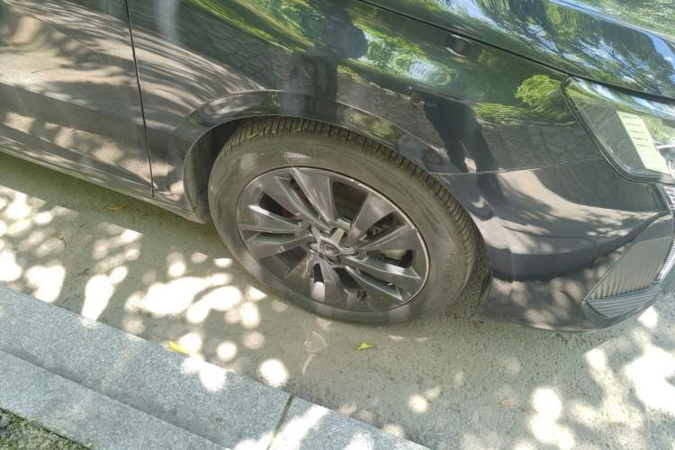 Used Peugeot 408 2022 1.6T Ambition Edition Right Front Wheel Hub