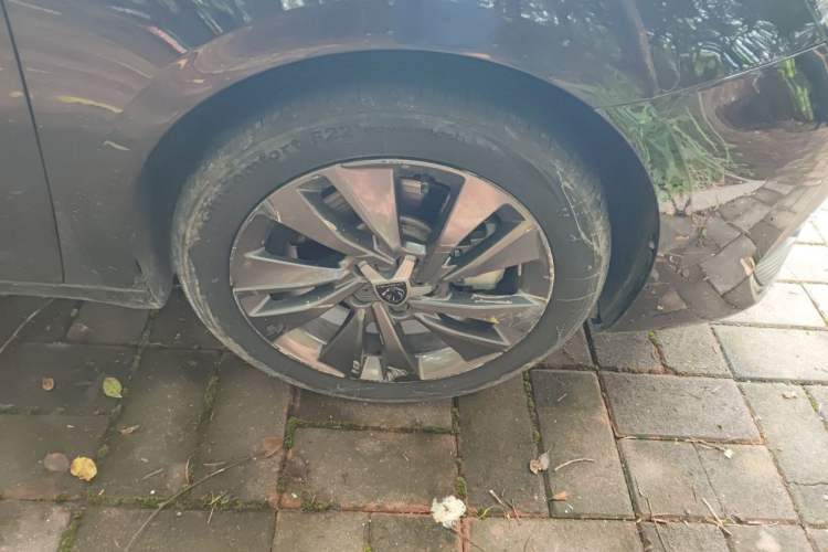Used Peugeot 408 2022 1.6T Ambition Edition Right Front Wheel Hub