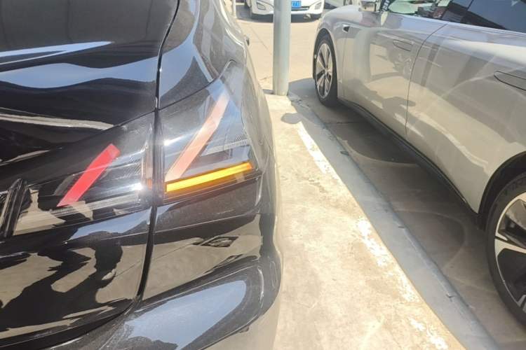 Used Peugeot 408 2022 1.6T Light-Chasing Edition Right Rear Taillight