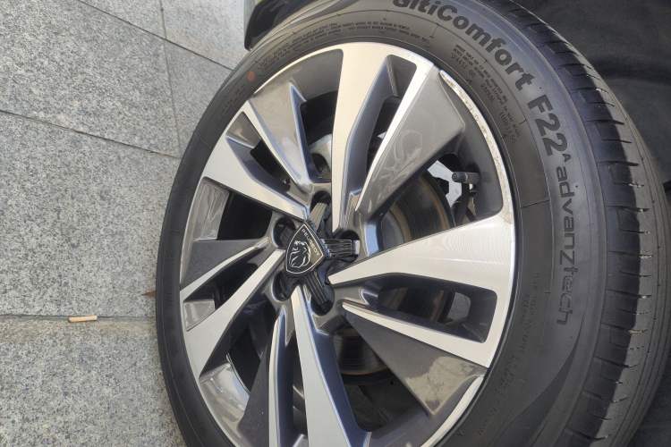 Used Peugeot 408 2022 1.6T Light-Chasing Edition Right Rear Wheel Hub