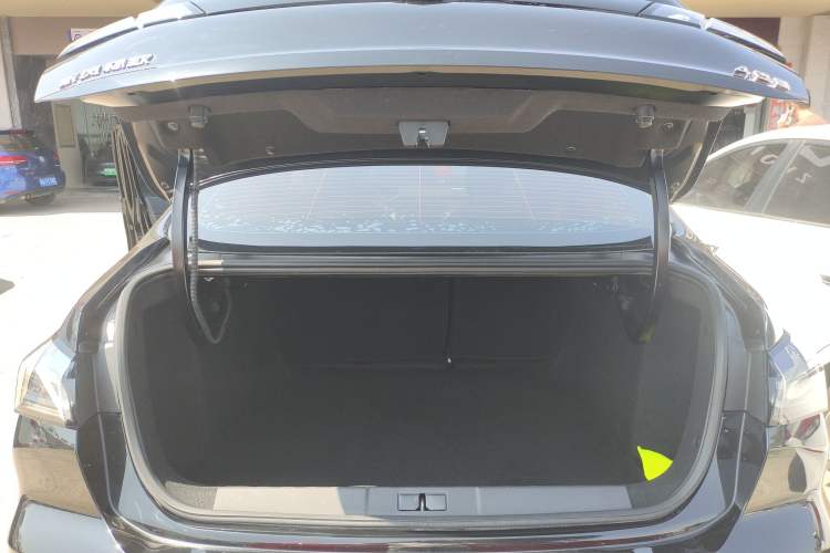 Used Peugeot 408 2022 1.6T Light-Chasing Edition Trunk
