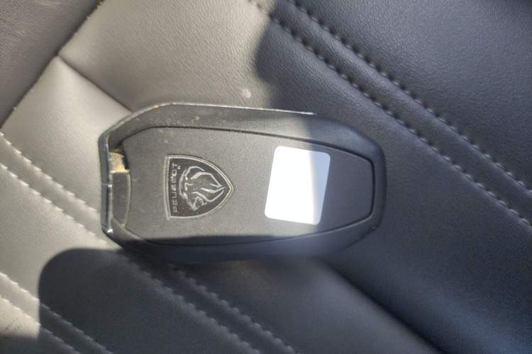 Used Peugeot 408 2022 1.6T Light-Chasing Edition Vehicle Key