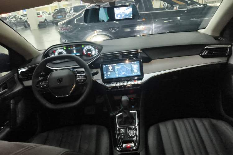 Used Peugeot 408 2022 1.6T Light-Chasing Edition Interior 2