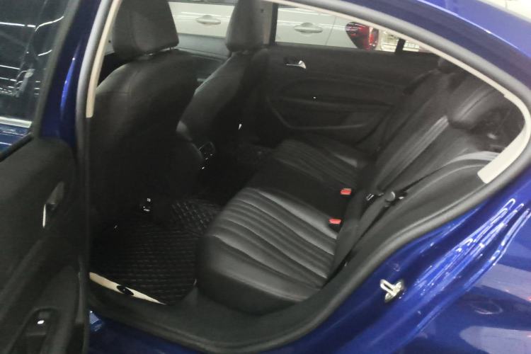 Used Peugeot 408 2022 1.6T Light-Chasing Edition Interior 4