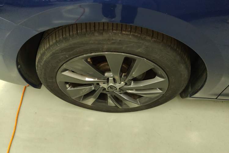 Used Peugeot 408 2022 1.6T Ambition Edition Left Front Wheel Hub