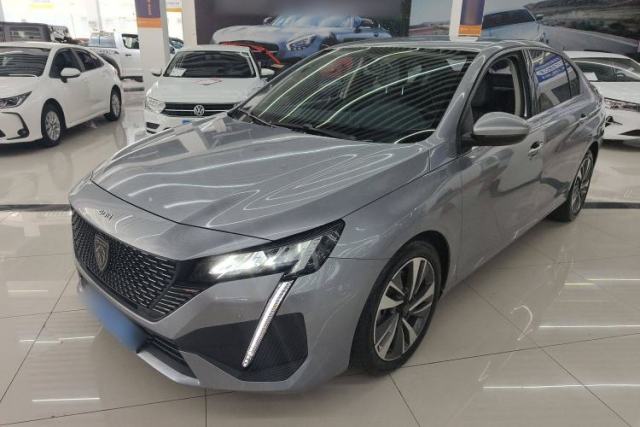 Używany Peugeot 408 2022 1.6T Light-Chasing Edition