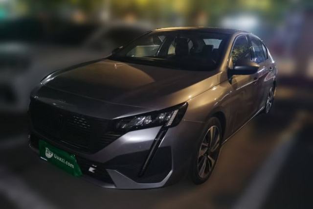 Używany Peugeot 408 2022 1.6T Light-Chasing Edition