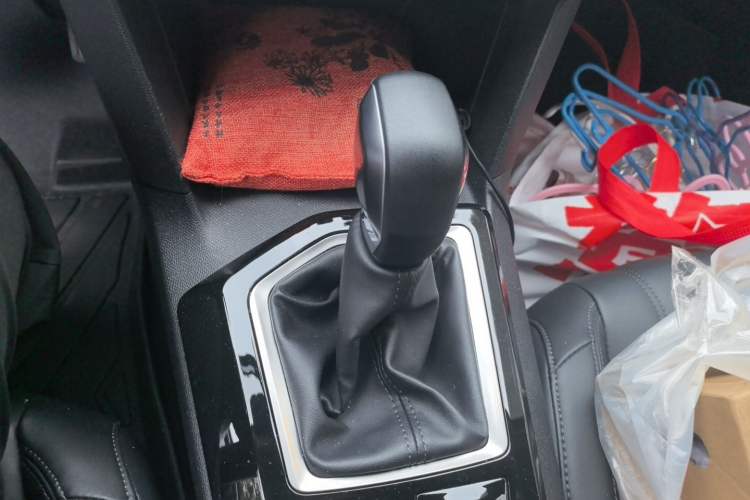 Used Peugeot 408 2022 1.6T Light-Chasing Edition Audio And AC Panel