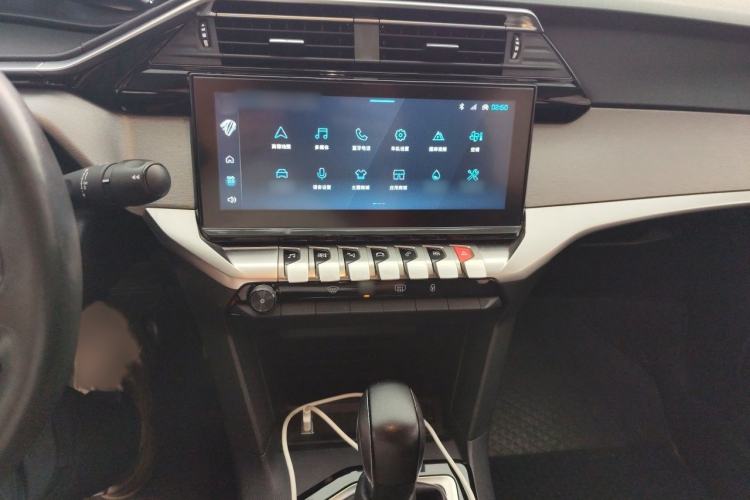 Used Peugeot 408 2022 1.6T Light-Chasing Edition Audio And AC Panel