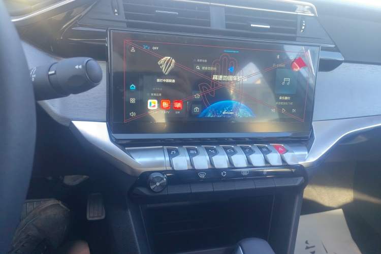 Used Peugeot 408 2022 1.6T Light-Chasing Edition Audio And AC Panel